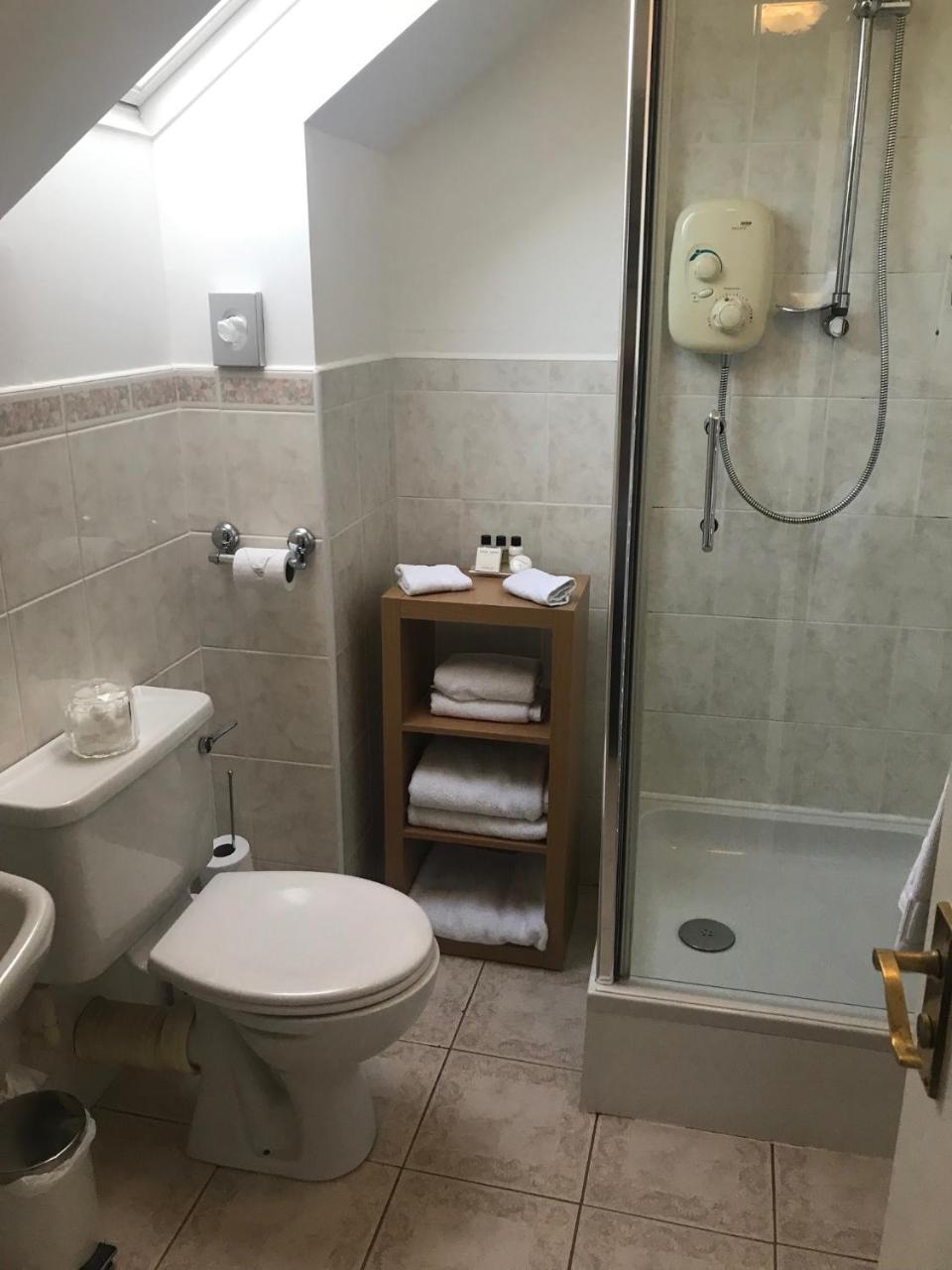 Queens Apartments Еър Екстериор снимка